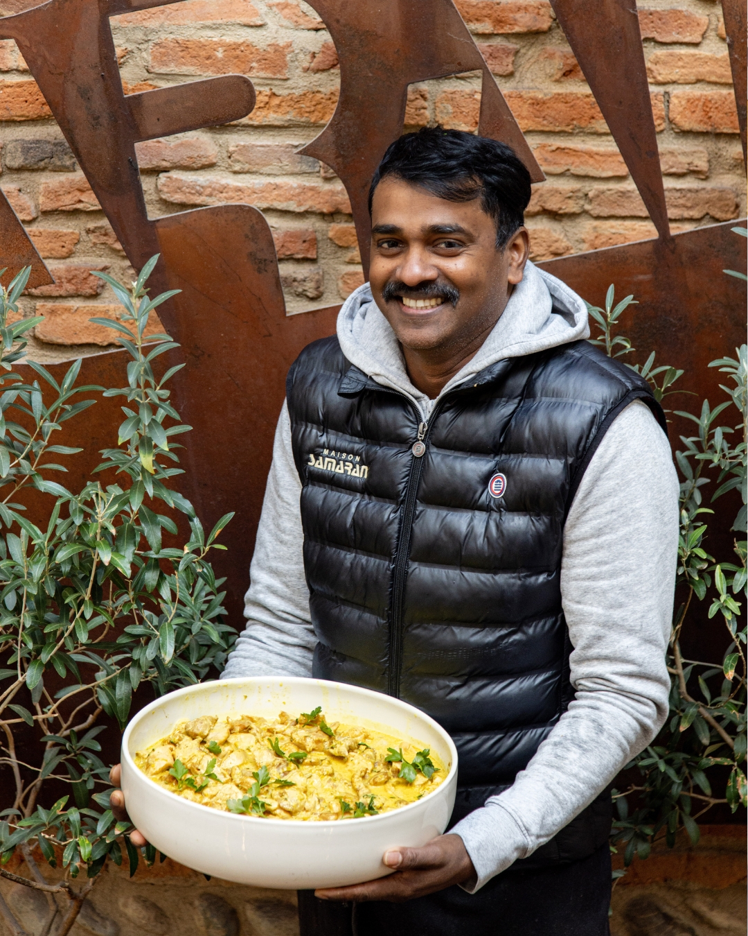 Satish, cuisinier à la rotisserie de Victor hugo